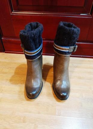 Женские сапожки американского бренда hilfiger 1985. размер 39.