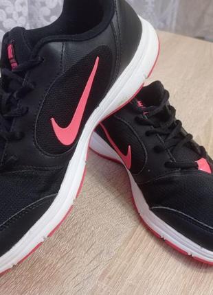 Кроссовки tickets nike, 40 размер, оригинал