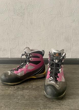 Треккинговые ботинки scarpa 38 р.