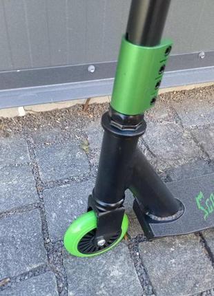 Самокат трюковой scooter, алюминий черный с зеленым (scooter11)2 фото