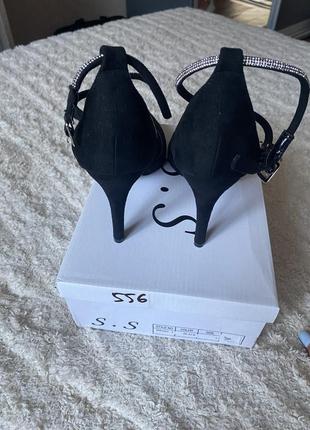 Новенькие праздничные туфли3 фото