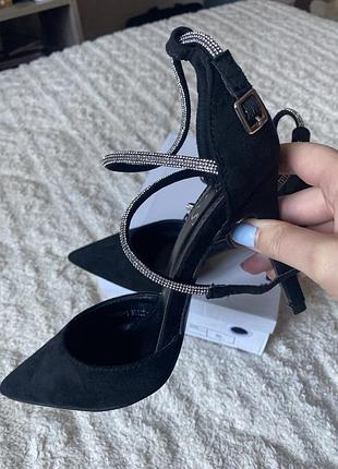 Новенькие праздничные туфли4 фото