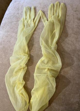 Длинные капроновые перчатки
