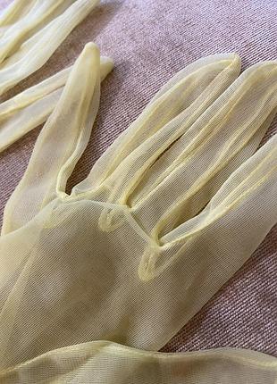 Длинные капроновые перчатки