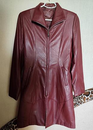 Жіноча фірмова курточка