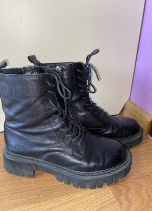 Черевики жіночі на шнурівці