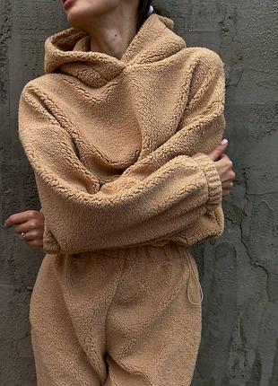 Костюм