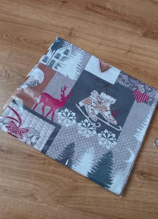 Красивая новогодняя скатерть льняная