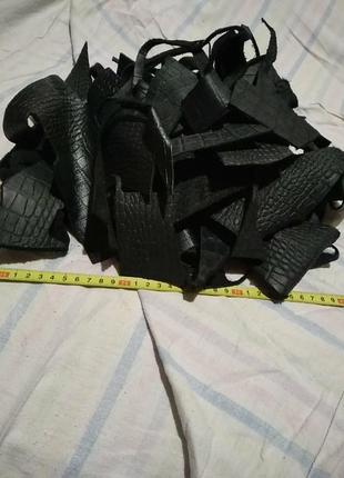 Лоскуты натуральная кожа под крокодила. цена за всё что на фото