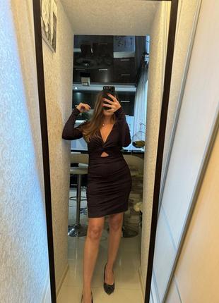 Маленькое черное платье zara с глубоким декольте