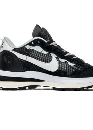 Nike vaporwaffle sacai black white