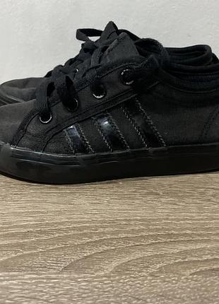 Детские кроссовки adidas 33 размер