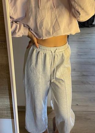 Спортивные штаны от бренда zara