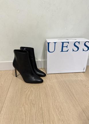 Женские кожаные ботильоны на шпильке guess 39 размер