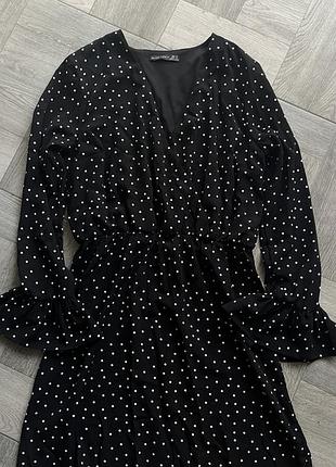 Продам черное платье в красивом состоянии