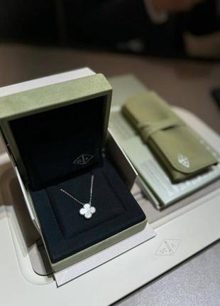 Подвеска цепочка в стиле vca van cleef с белым перламутром 
из коллекции vintage alhambra серебро клевера