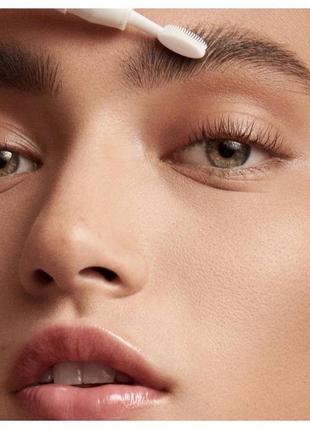 Восочный карандаш для моделирования бровей fenty4 фото