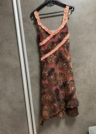 Вечірня кружевна сукня