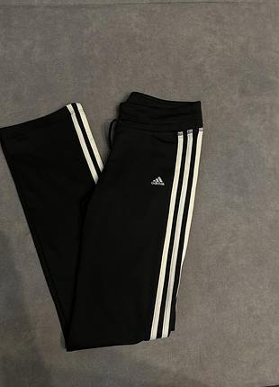 Брюки adidas past с лампасами