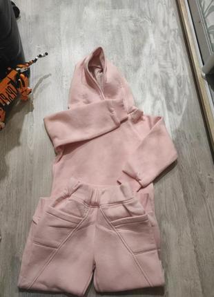 Теплий костюм ніжного рожевого кольору