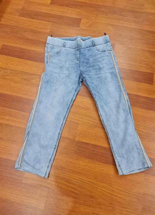 Красивые эластичные джинсы на р.60