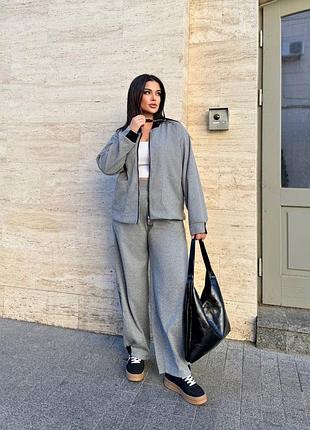 Жіночий кашеміровий костюм