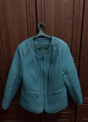 Продам женскую ветровку