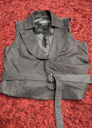 Шкіряна жилетка з паском la ligna італія