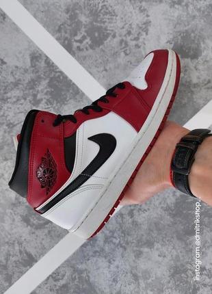 Кросівки чоловічі Official Photos of the Air Jordan 1 Low "Dare To Fly"/red