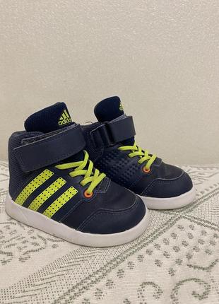 Кросівки 21 розмір оригінал