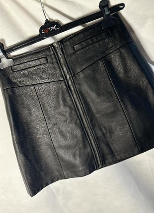 Чорна шкіряна спідниця bershka