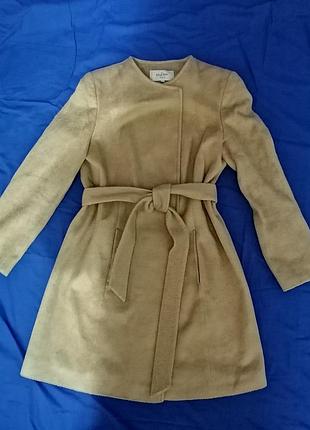 Пальто осеннее.