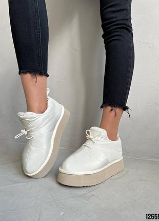 Молочные женские зимние дутики ботинки ботинки из плащевки на высокой подошве утолщенной