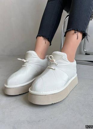 Молочные женские зимние дутики ботинки ботинки из плащевки на высокой подошве утолщенной