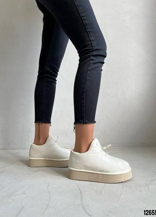 Молочные женские зимние дутики ботинки ботинки из плащевки на высокой подошве утолщенной