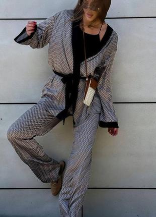 Легкий летний костюм - свободные брюки и кимоно с любимыми всеми принтами2 фото