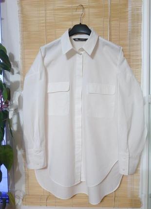 Белая рубашка с длинными рукавами
