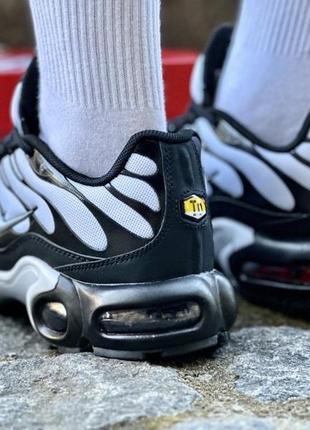 Чоловічі кросівки nike air max plus tn white black4 фото