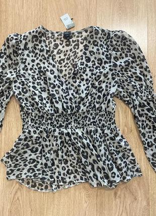 Легенька блуза в леопардовий принт з широкими рукавами3 фото