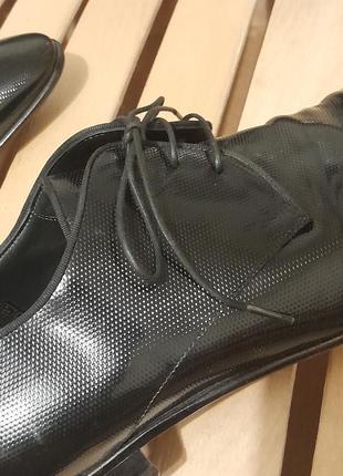 Кожаные туфли лак бренд hugo boss