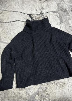 Светр чорний теплий під шию зима базовий