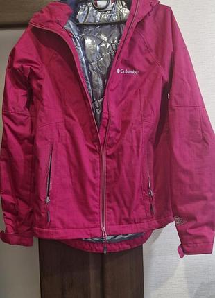 Куртка з водовідштовхуючої тканини