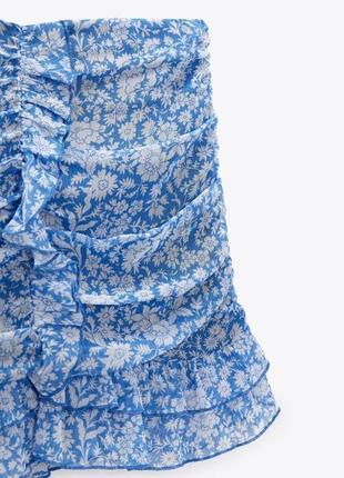 Брендовая юбка с драпировкой из ткани с цветочным принтом zara этикетка6 фото