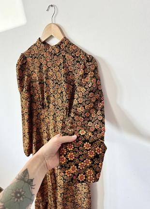Меди платье с красивой спинкой в цветочный принт от topshop🌿