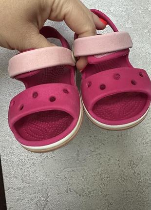 Босоножки crocs