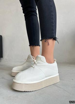 Світло бежеві молочні айвоір короткі низькі дутики зимові туфлі автоледі на шнурівці...