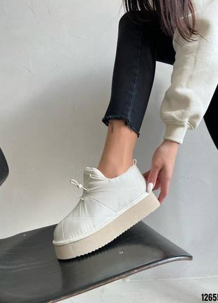 Світло бежеві молочні айвоір короткі низькі дутики зимові туфлі автоледі на шнурівці...