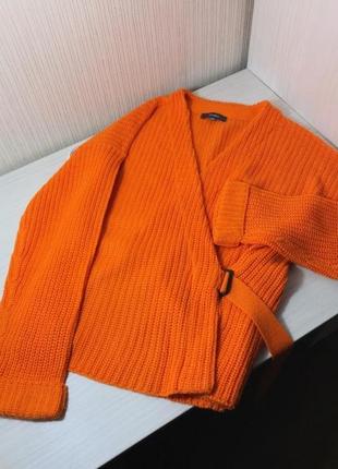 Яскравий кардиган на запах