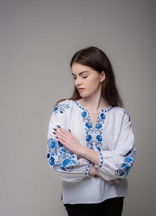 Вышитая рубашка вышитая блузка женская вышиванка красивая женская рубашка с голубой...