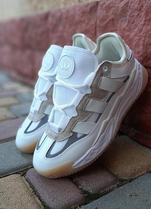Женские кроссовки adidas niteball